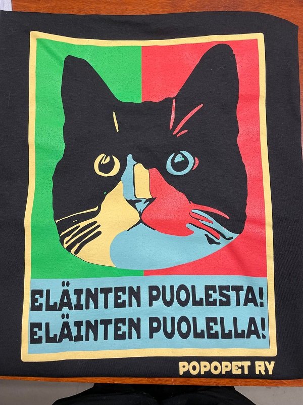 T-Paita – Eläinten puolella